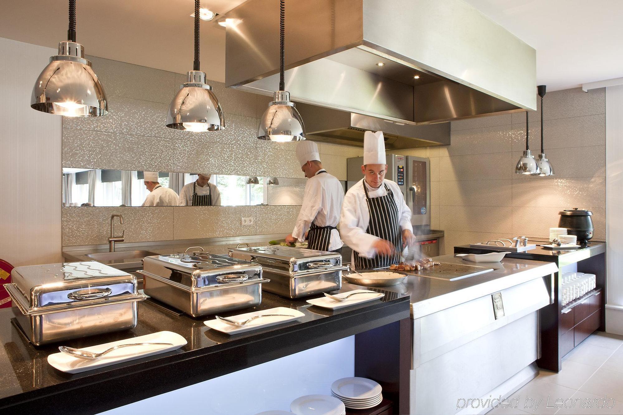 Van Der Valk Hotel Venlo Restaurant photo